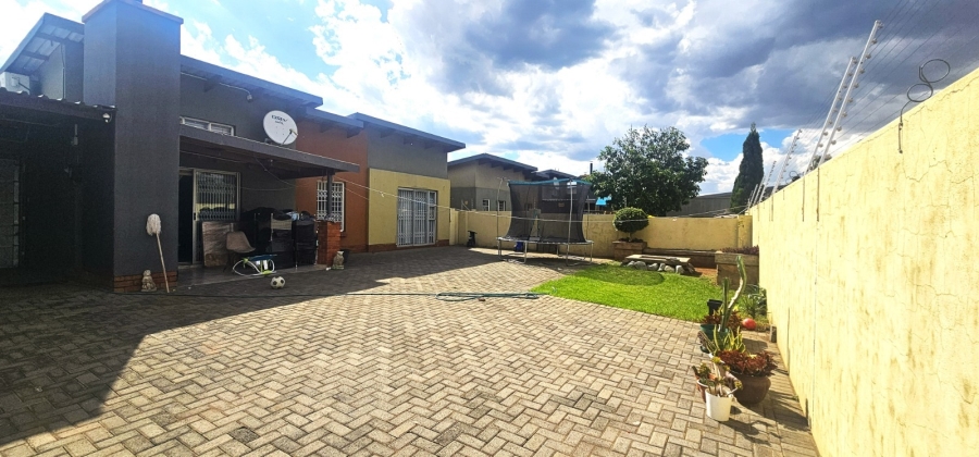 To Let 3 Bedroom Property for Rent in Waterval East North West